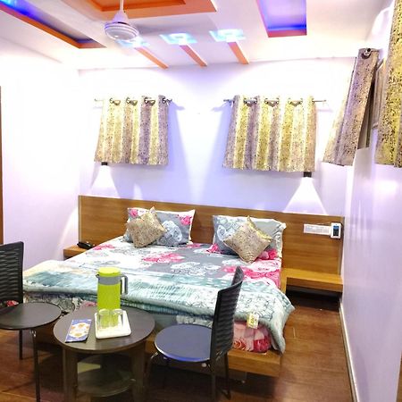 Shaleen Elegance Homestay Nakki Lake 400 Meters Ābu Eksteriør billede