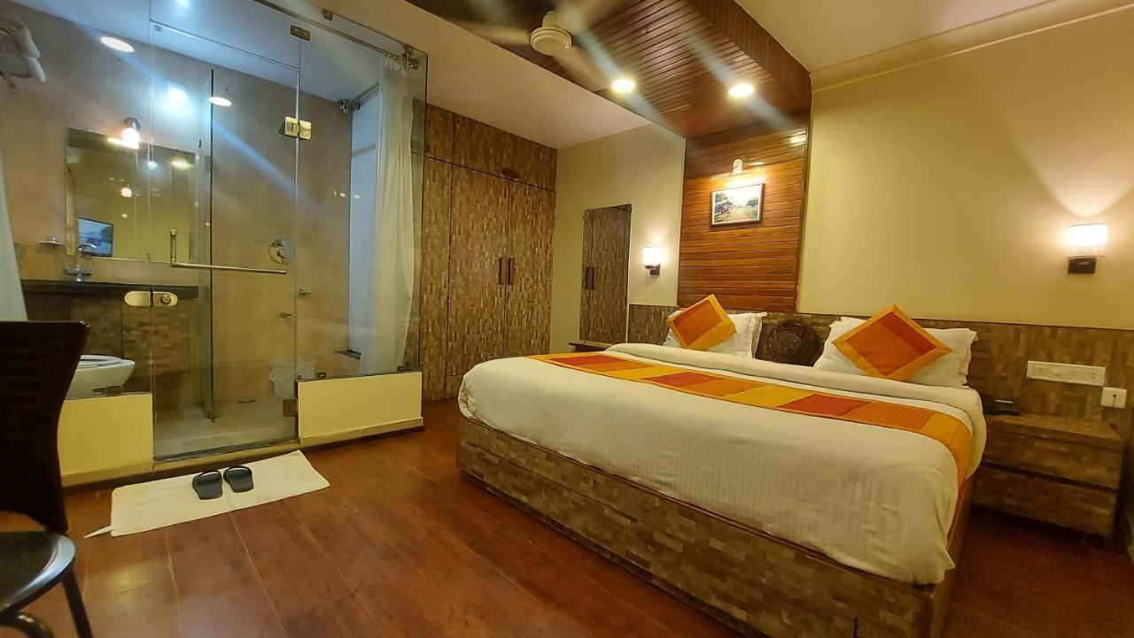 Shaleen Elegance Homestay Nakki Lake 400 Meters Ābu Eksteriør billede