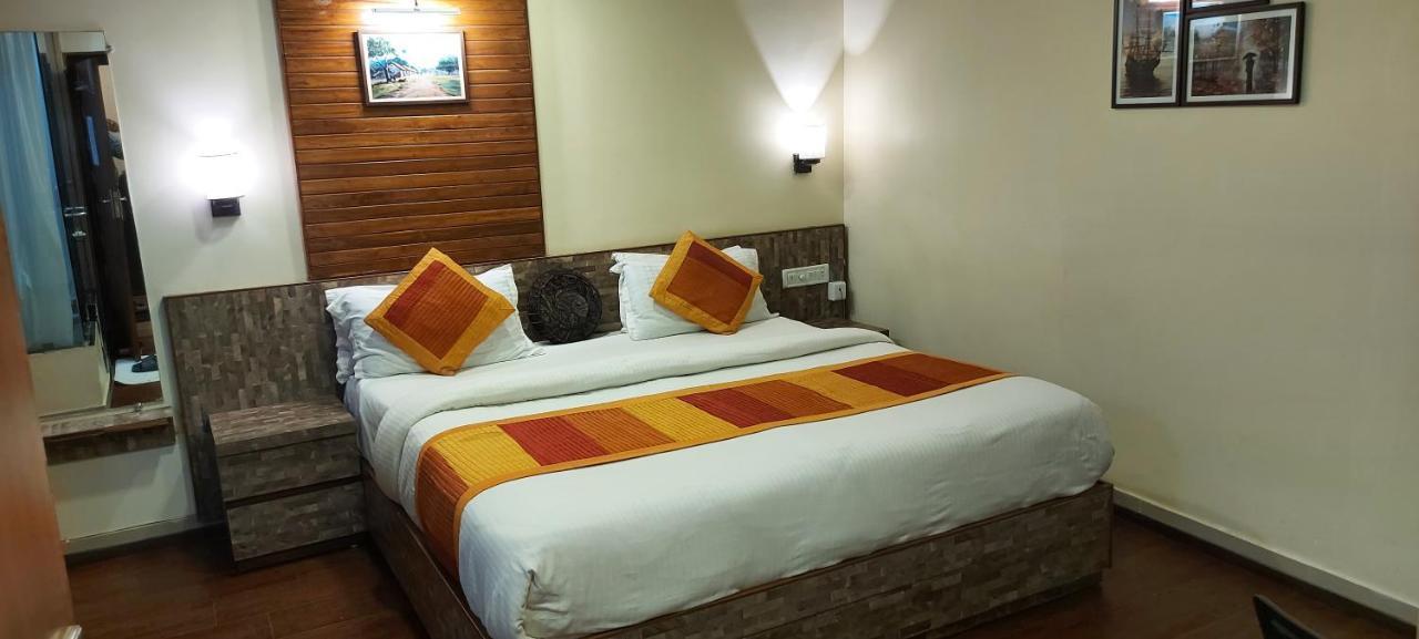 Shaleen Elegance Homestay Nakki Lake 400 Meters Ābu Eksteriør billede