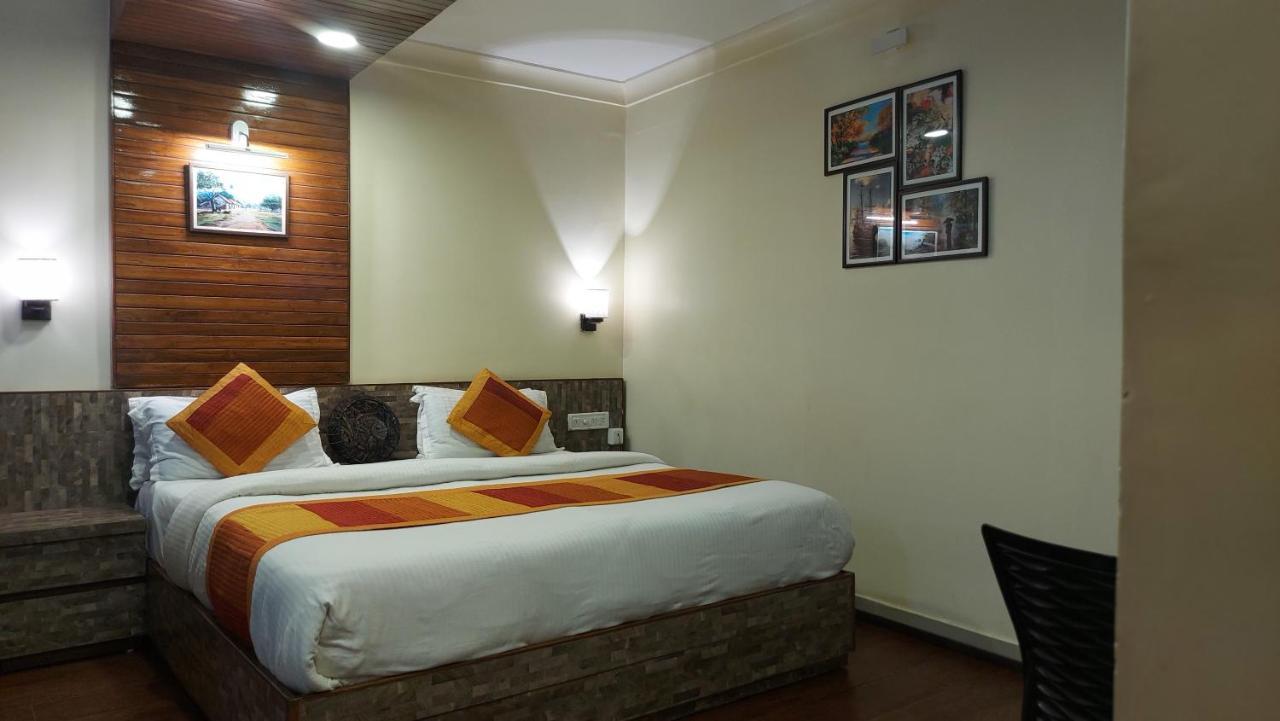 Shaleen Elegance Homestay Nakki Lake 400 Meters Ābu Eksteriør billede