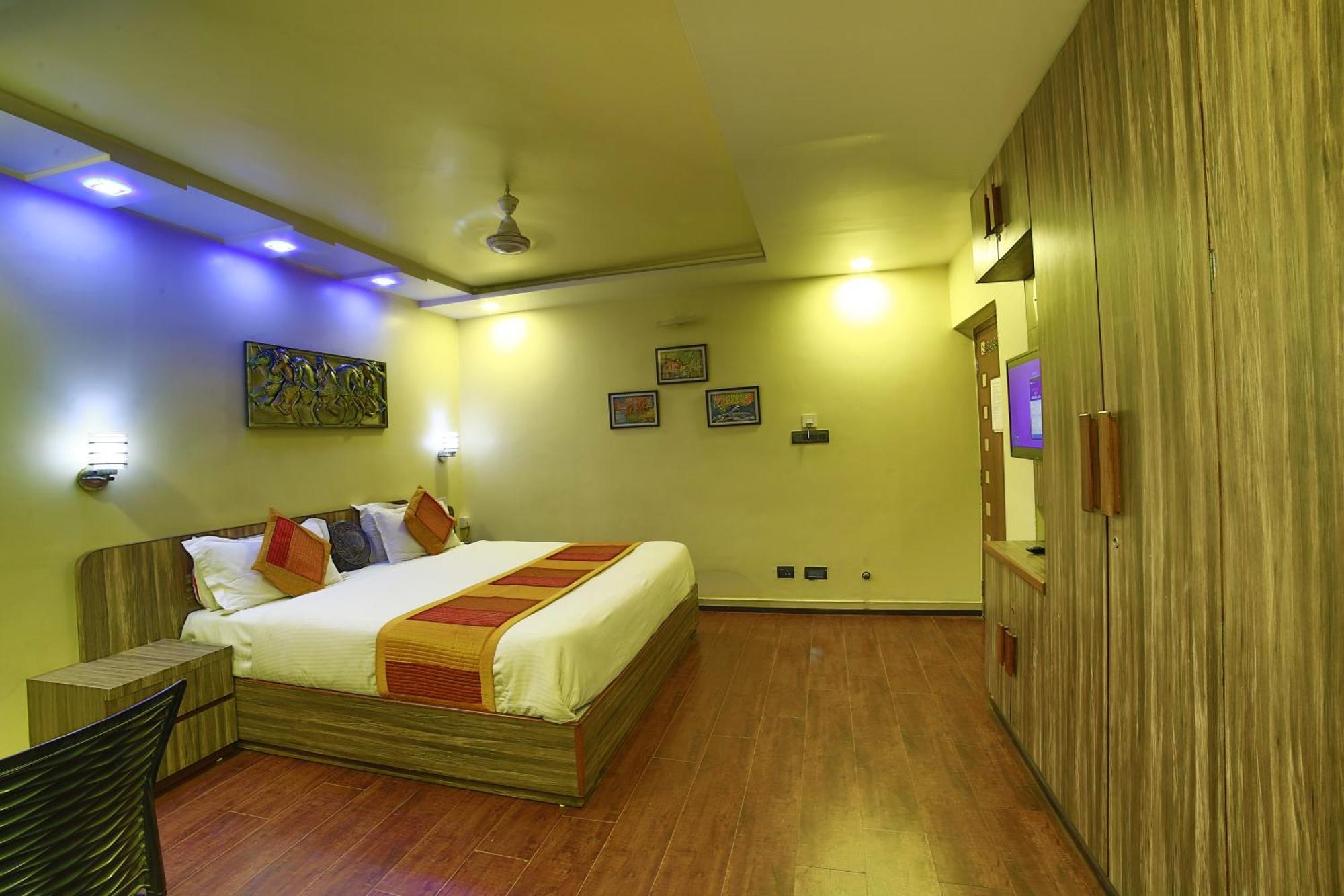 Shaleen Elegance Homestay Nakki Lake 400 Meters Ābu Eksteriør billede
