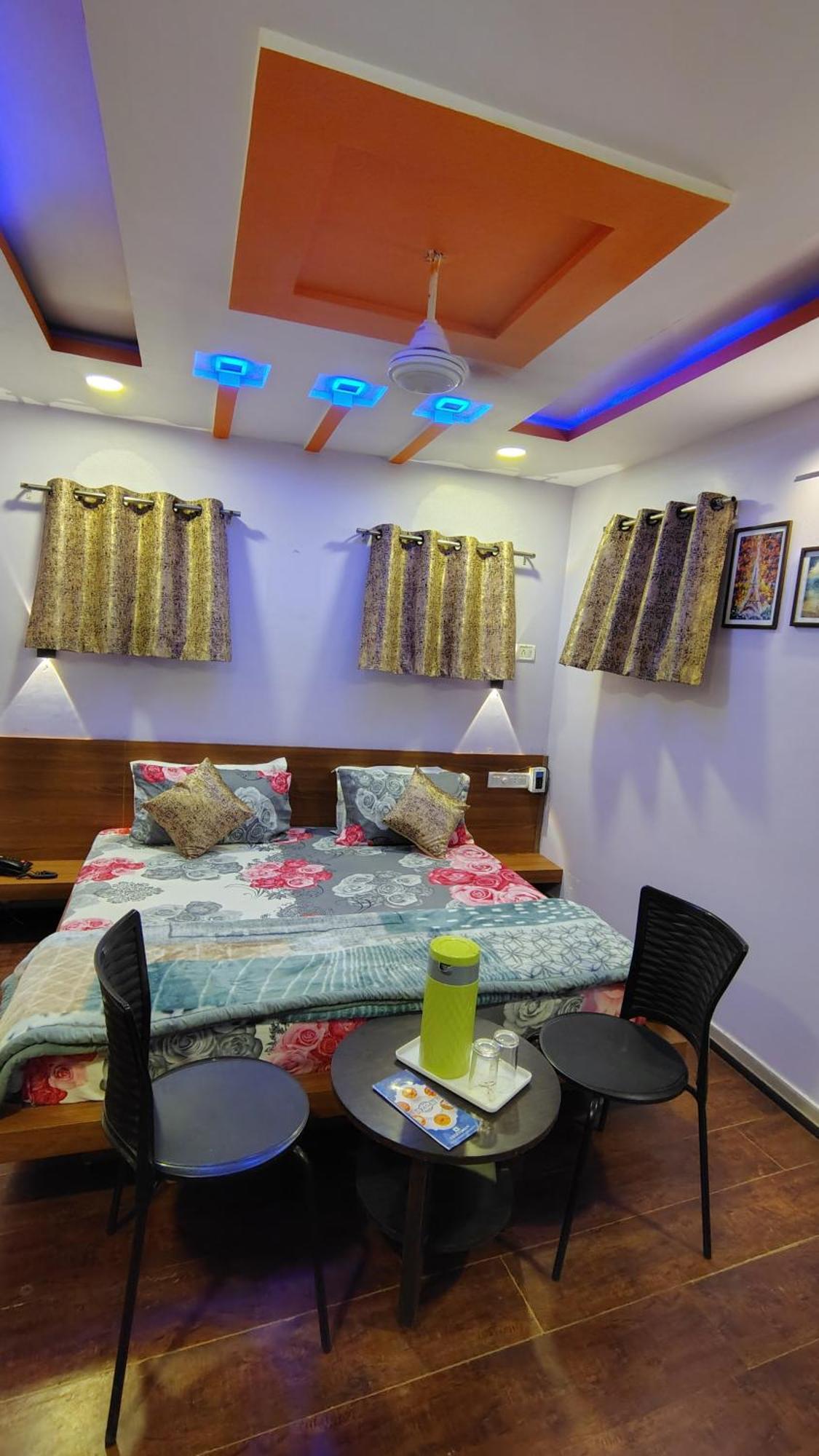 Shaleen Elegance Homestay Nakki Lake 400 Meters Ābu Eksteriør billede