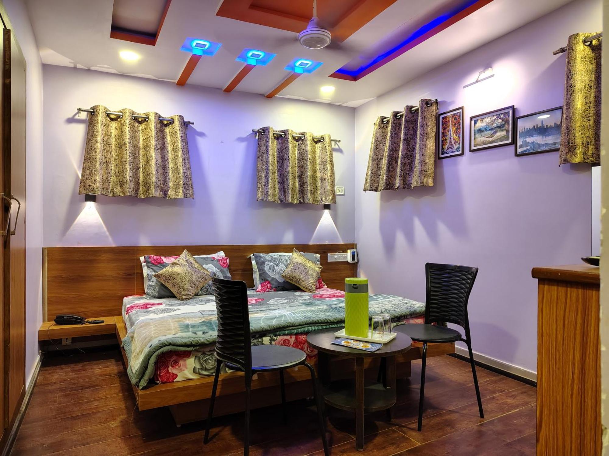 Shaleen Elegance Homestay Nakki Lake 400 Meters Ābu Eksteriør billede
